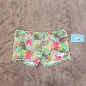 NWT FLEO Tropical Print‎ Workout Shorts - Size XL act39